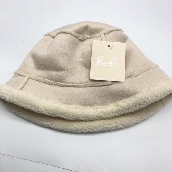 Faux Shearling Hat NWT - Picture 1 of 4
